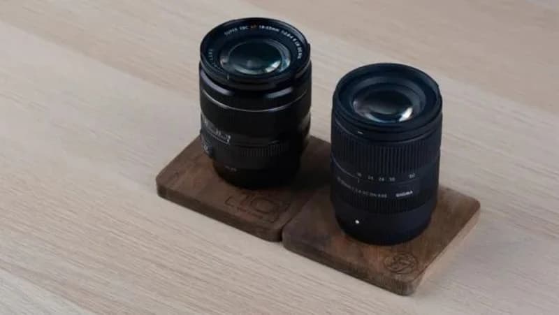 So Sánh XF 1650 Vs Sigma 18-50 - Chọn Ống Kính Nào?